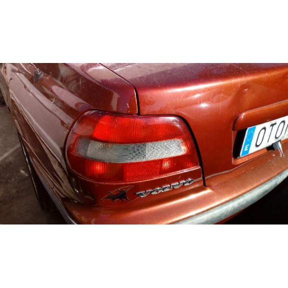 volvo s40 berlina del año 2000