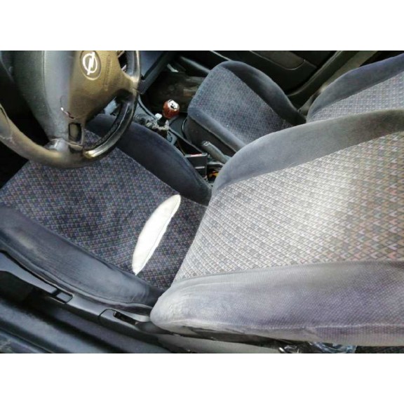 opel astra g berlina del año 1999