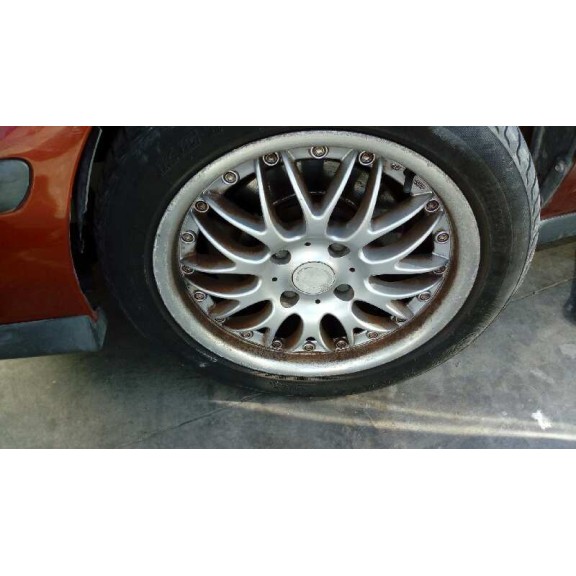 volvo s40 berlina del año 2000