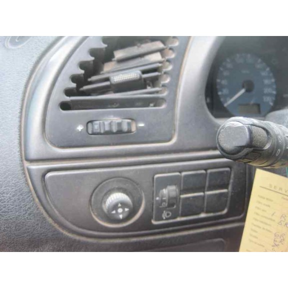 citroën xsara berlina del año 2000