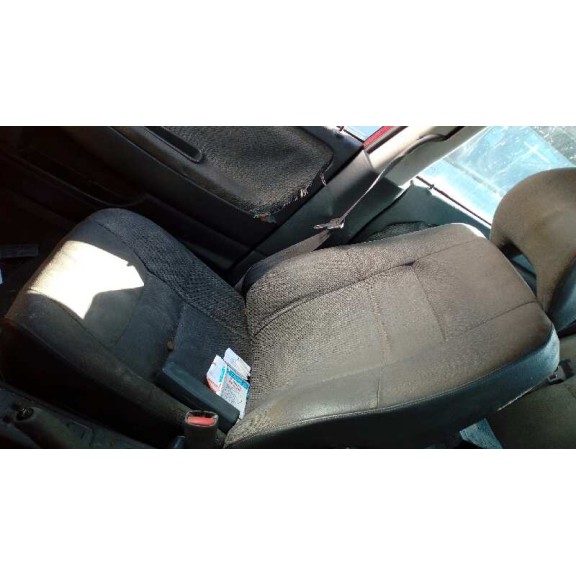 volvo s40 berlina del año 2000