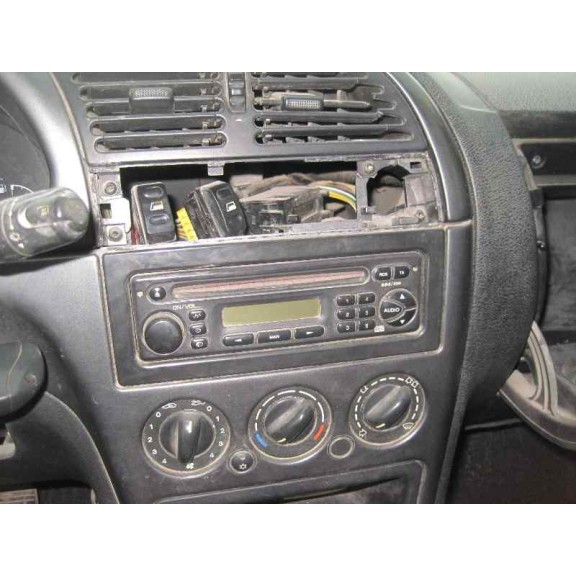 citroën xsara berlina del año 2000