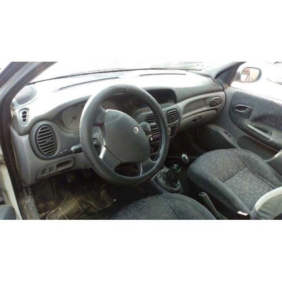 renault megane i fase 2 berlina (ba0) del año 1999