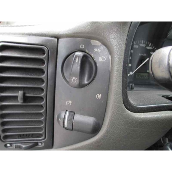 volkswagen polo berlina (6n1) del año 1995