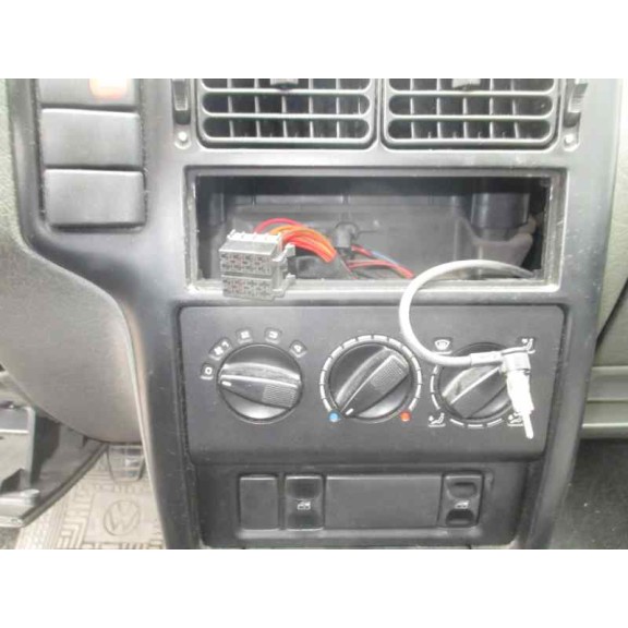 volkswagen polo berlina (6n1) del año 1995