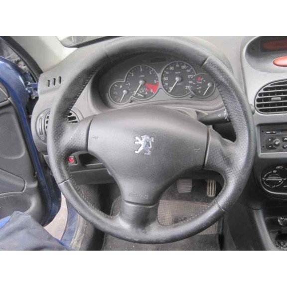 peugeot 206 berlina del año 2002