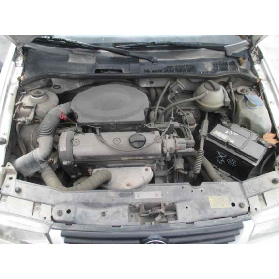 volkswagen polo berlina (6n1) del año 1995