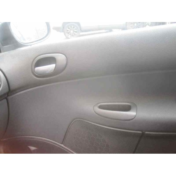 peugeot 206 berlina del año 2002