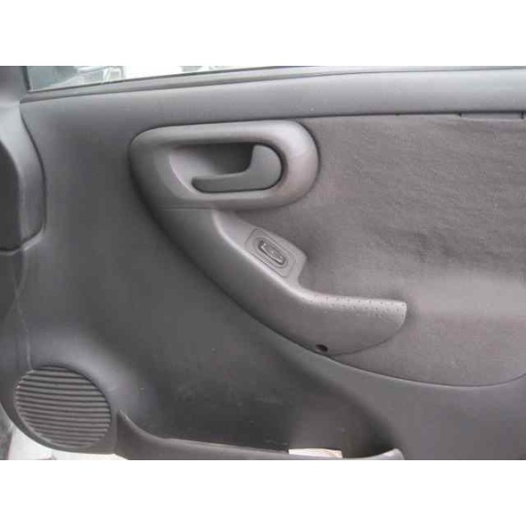 opel corsa c del año 2003