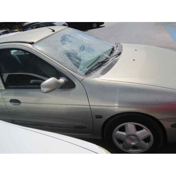 renault megane i fase 2 berlina (ba0) del año 2000