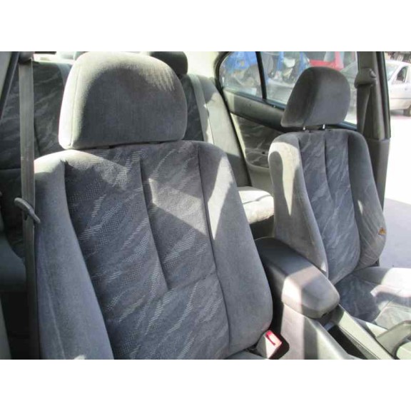 mitsubishi galant berlina (ea0) del año 1999