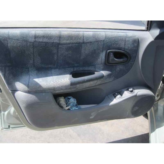 renault megane i fase 2 berlina (ba0) del año 2000