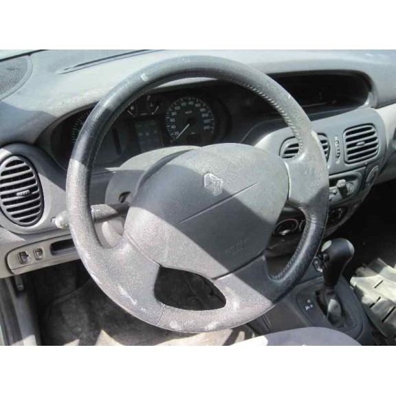 renault megane i fase 2 berlina (ba0) del año 2000