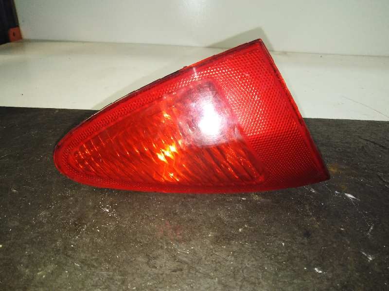 Recambio de piloto trasero izquierdo interior para alfa romeo 147 (190) 1.9 jtd 115 distinctive referencia OEM IAM   INTERIOR