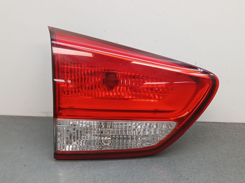 Recambio de piloto trasero izquierdo interior para kia carens iv 1.7 crdi referencia OEM IAM 92403a4  