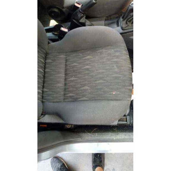 ford focus berlina (cak) del año 2004