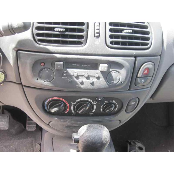 renault megane i fase 2 berlina (ba0) del año 2000