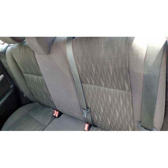 ford focus berlina (cak) del año 2004