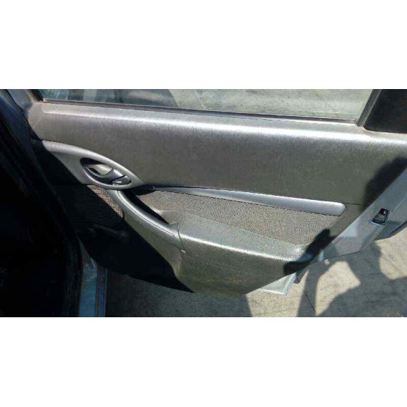 ford focus berlina (cak) del año 2004