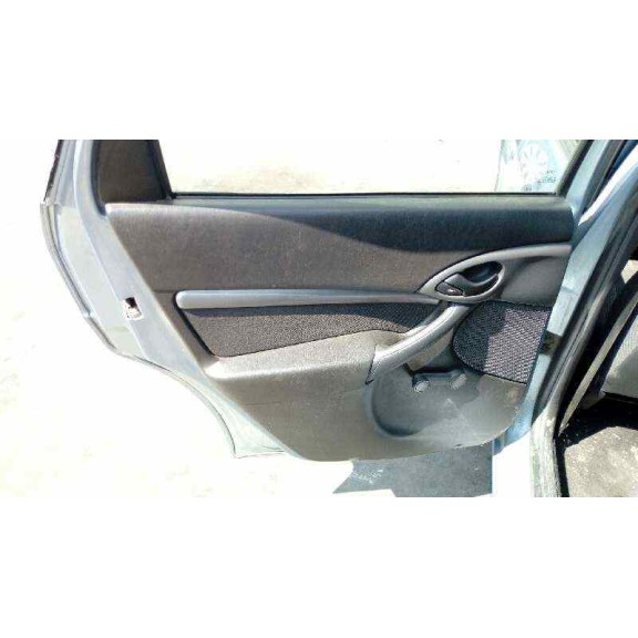 ford focus berlina (cak) del año 2004