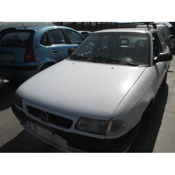opel astra f berlina del año 1995