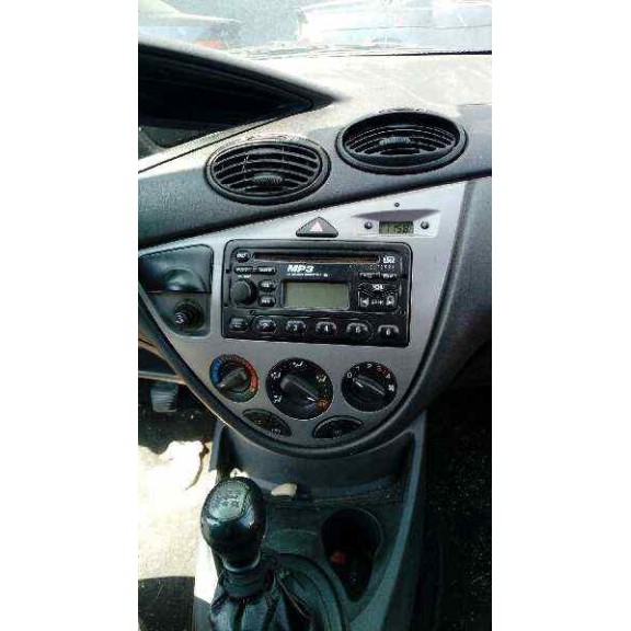 ford focus berlina (cak) del año 2004