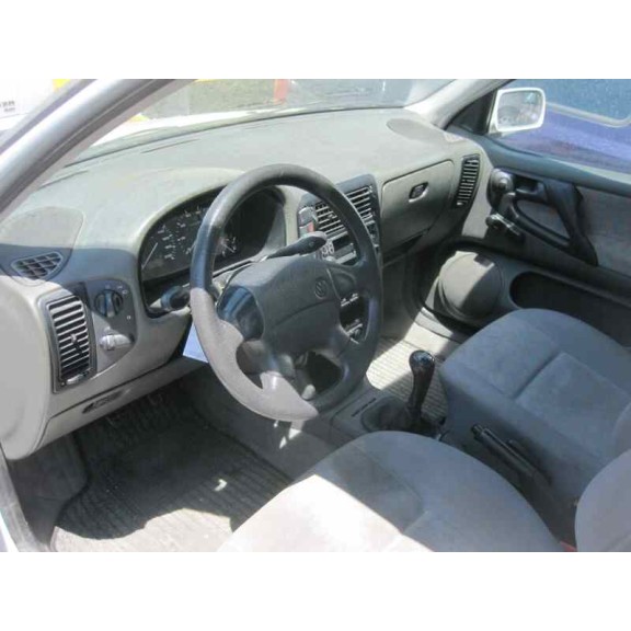 volkswagen polo berlina (6n1) del año 1995