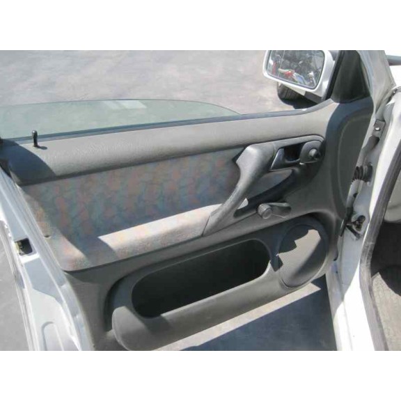 volkswagen polo berlina (6n1) del año 1995