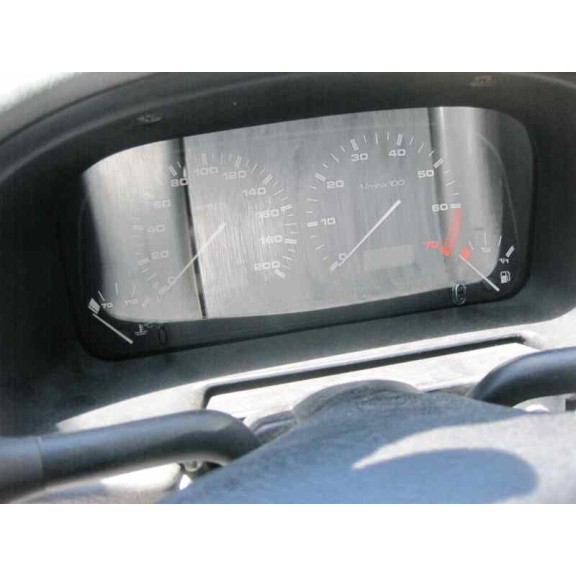 volkswagen polo berlina (6n1) del año 1995