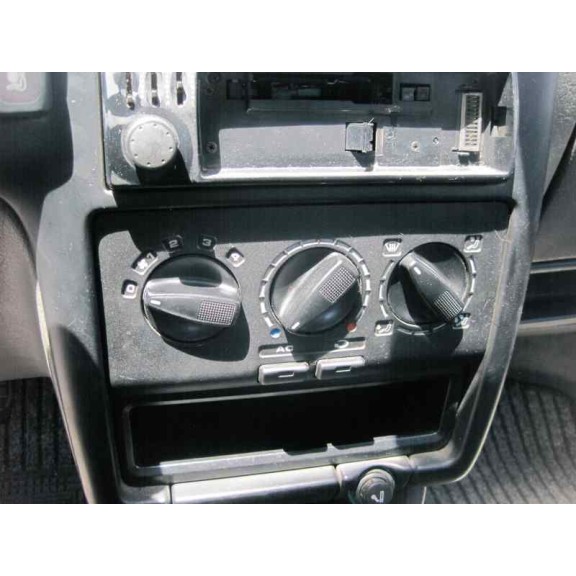 volkswagen polo berlina (6n1) del año 1995