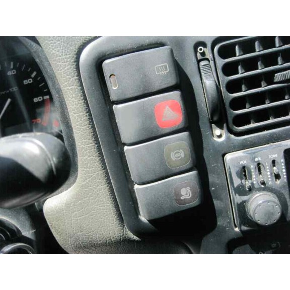 volkswagen polo berlina (6n1) del año 1995