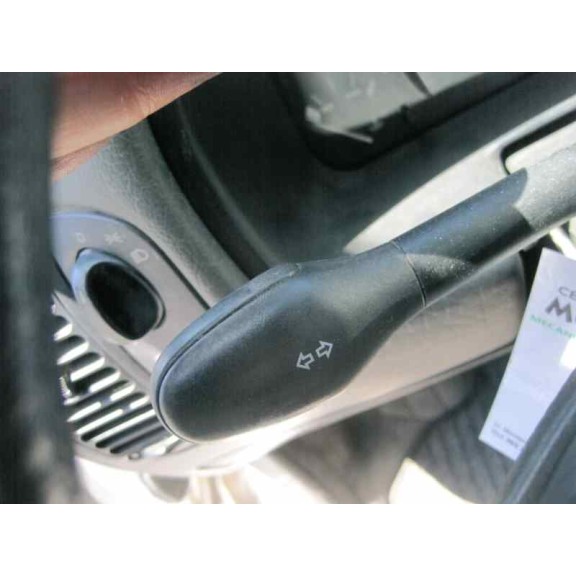 volkswagen polo berlina (6n1) del año 1995