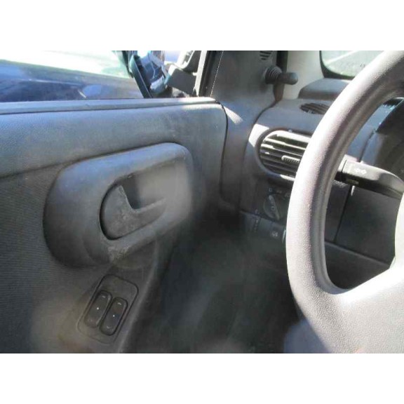 opel corsa c del año 2004