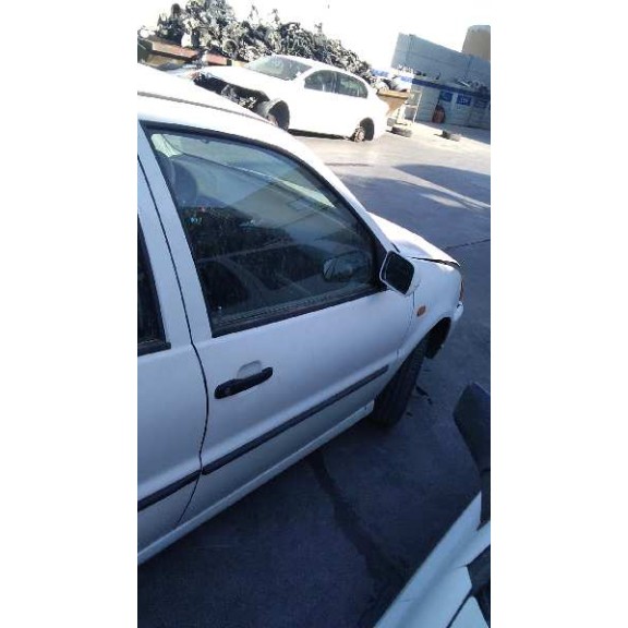 volkswagen polo berlina (6n1) del año 1997