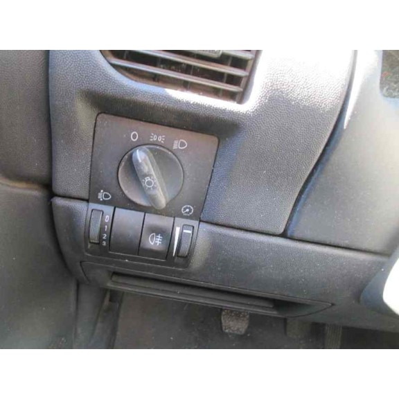 opel corsa c del año 2004