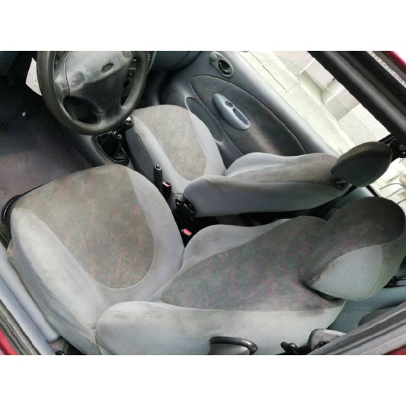 ford fiesta berlina del año 1997