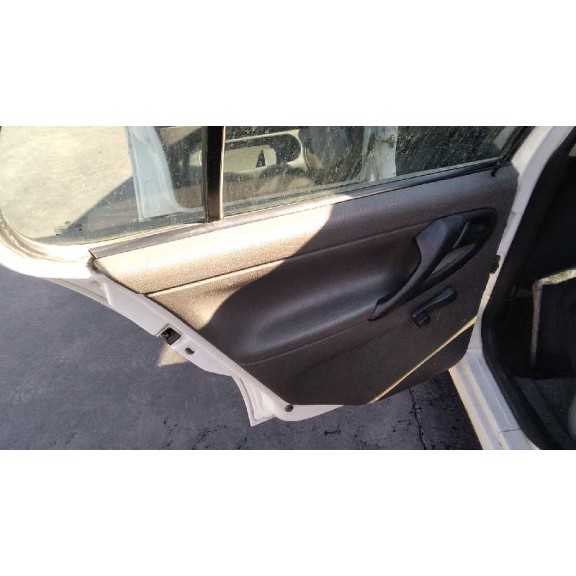 volkswagen polo berlina (6n1) del año 1997