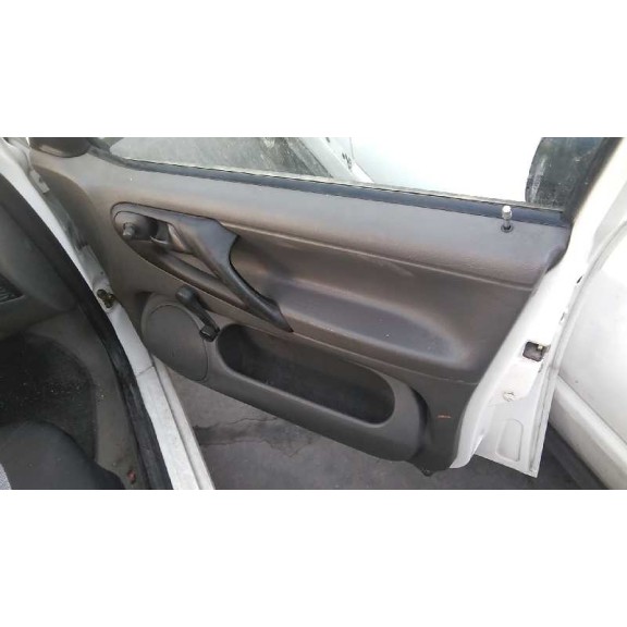 volkswagen polo berlina (6n1) del año 1997