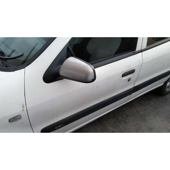 citroën xsara berlina del año 2000