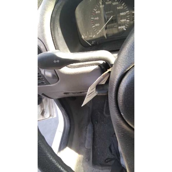 volkswagen polo berlina (6n1) del año 1997