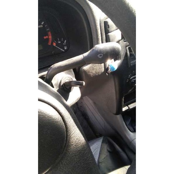 volkswagen polo berlina (6n1) del año 1997