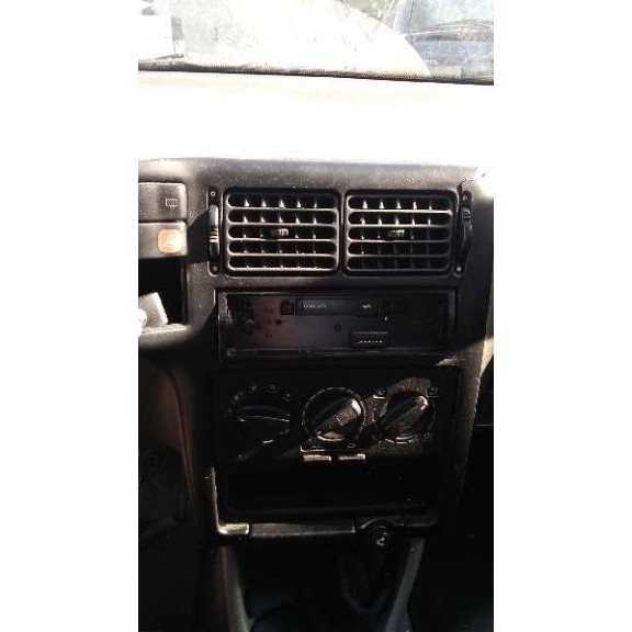 volkswagen polo berlina (6n1) del año 1997