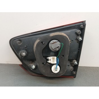 Recambio de piloto trasero izquierdo interior para kia carens iv 1.7 crdi referencia OEM IAM 92403a4  