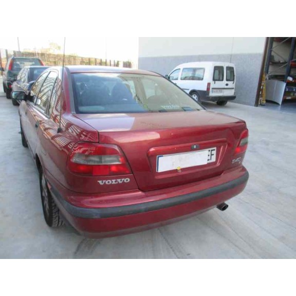 volvo s40 berlina del año 1999