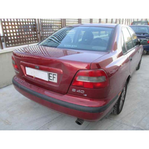 volvo s40 berlina del año 1999