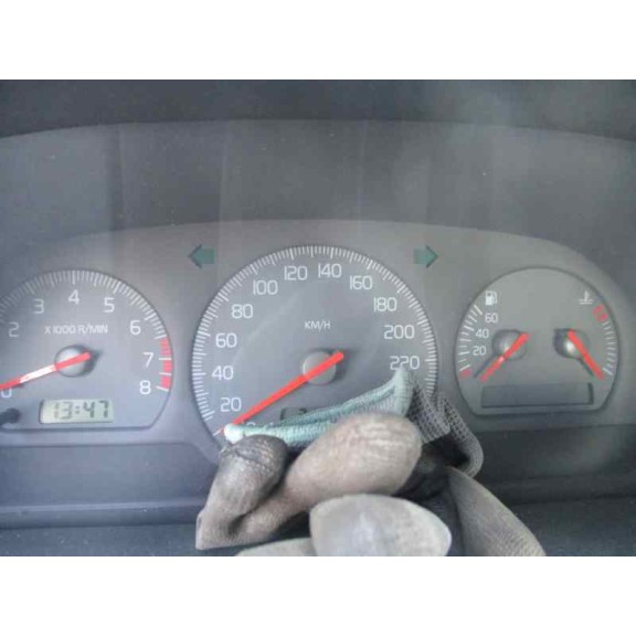 volvo s40 berlina del año 1999