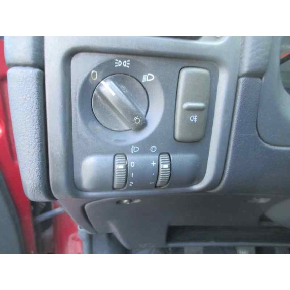 volvo s40 berlina del año 1999