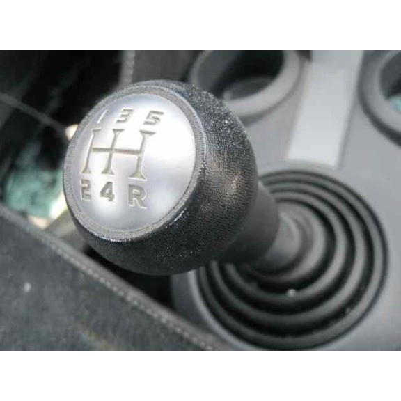 mitsubishi colt berlina 5 (z30a) del año 2007