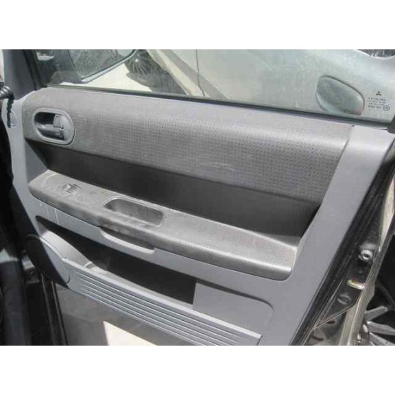 mitsubishi colt berlina 5 (z30a) del año 2007