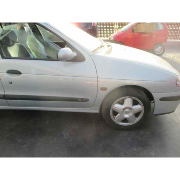 renault megane i classic (la0) del año 2000